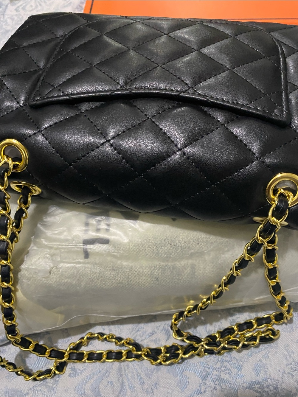 CHANEL Black Quilted Shoulder Bag with Gold Chain and Iridescent CC Turnlock - Picture 8 of 9